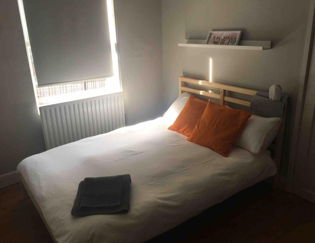 Double Bedroom In Shared House Closer To Center * Reading
